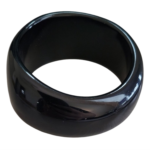 Black Wearable Chunky Bracelet Cuff - Picture 3 of 4